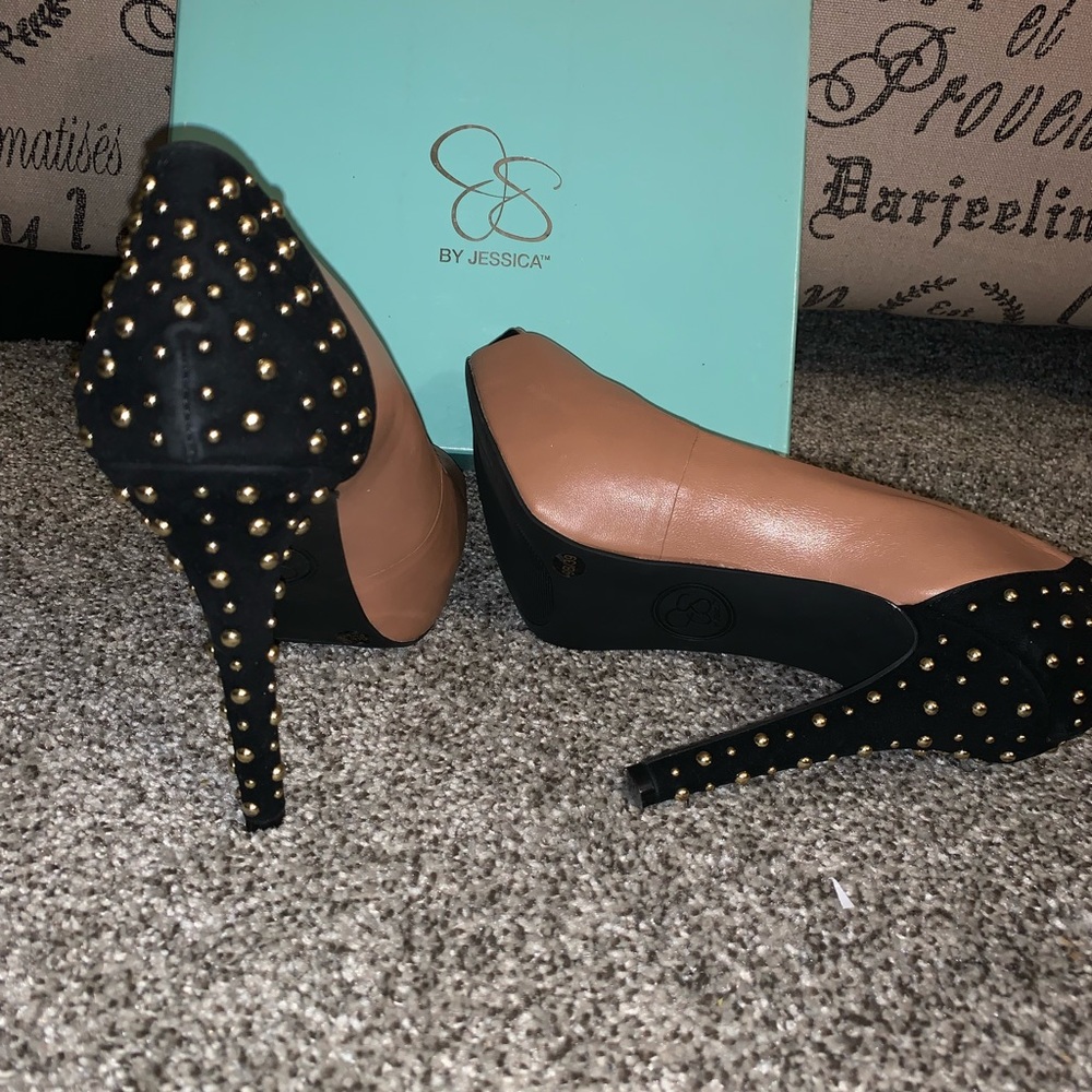 Jessica Simpson Heels - Picture 2 of 4